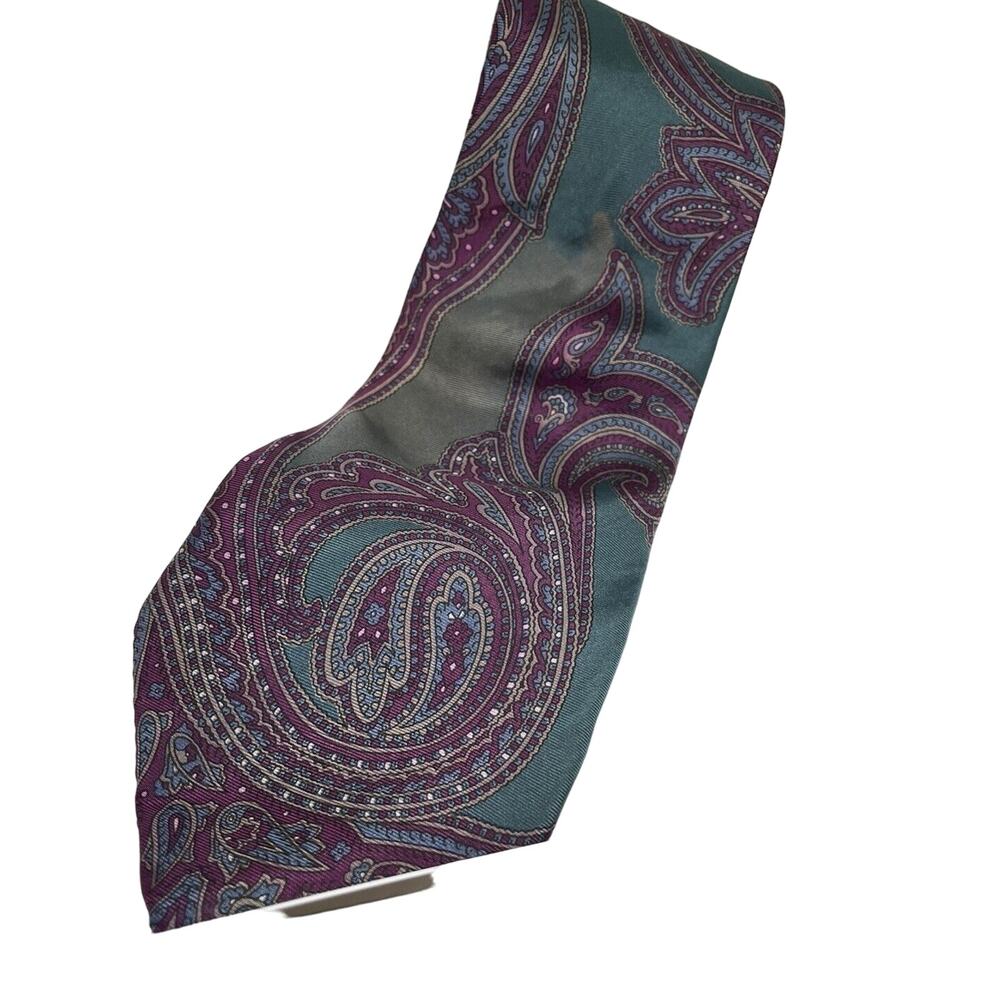 American Traditions Mens Necktie Paisley Purple Blue 100% Italian Silk VINTAGE